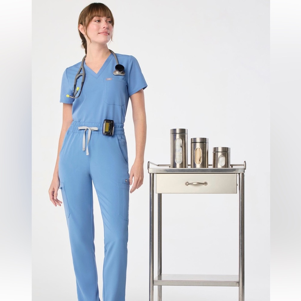FIGS Scrub Set